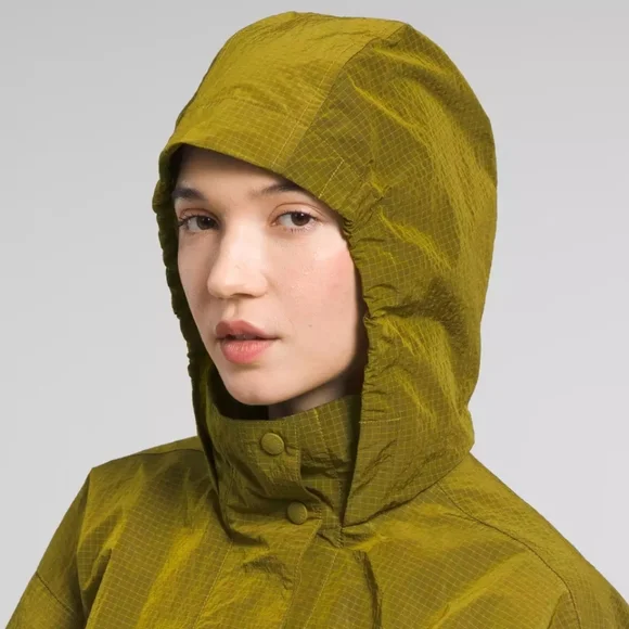 The North Face Women's M66 Utility Wind Jacket - Sulphur Moss - Picture 4 of 10